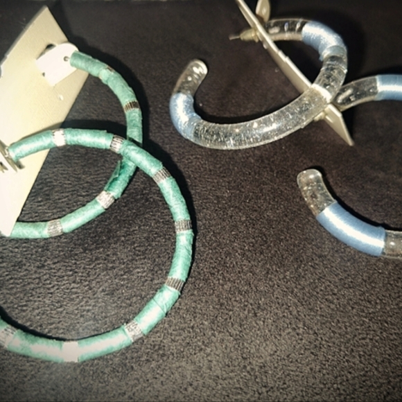 Bundle Set of 2 NEW Pairs of Hoop Earrings, Acrylic/Lucite - Picture 2 of 13